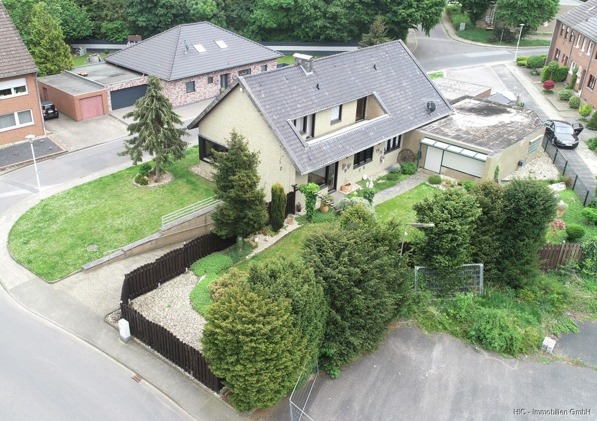 Nettetal: Großzügiges Einfamilienhaus mit ca. 270 m² Wohnfläche auf ca. 1.119 m² Grundstück