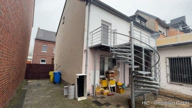 Wohn- und Geschäftshaus