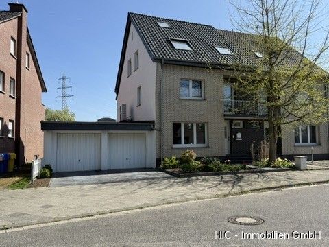 Viersen-Dülken: Umfangreich Modern. Doppelhaushälfte mit ca. 180 m² Wohnfläche auf 326 m² Grundstück