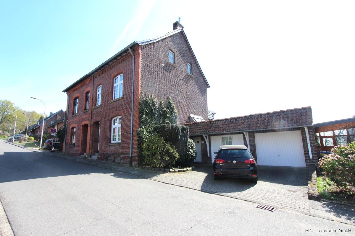 Nettetal-Hinsbeck: 1-2 Familienhaus mit 119 m² EG Einheit + vermietete 76 m² OG Wohnung