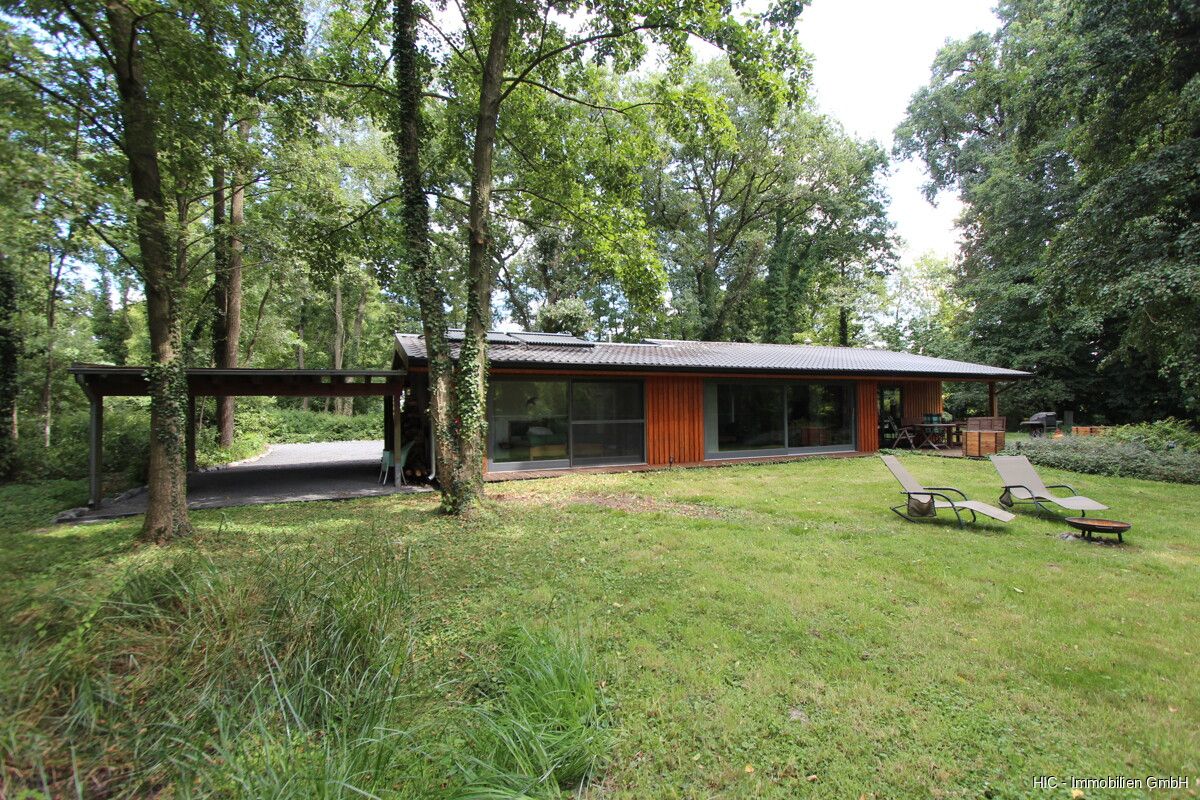 See-Alleinlage Nettetal: Ca. 120 m² ebenerdiges Wohnen auf ca. 8.188 m² Waldgrundstück