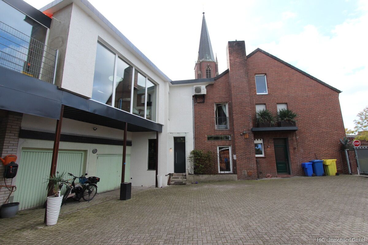 Nettetal-Schaag: Kernsaniertes 6-Familienhaus mit 485 m² Wohnfläche und ca. € 60.570,– Netto-KM